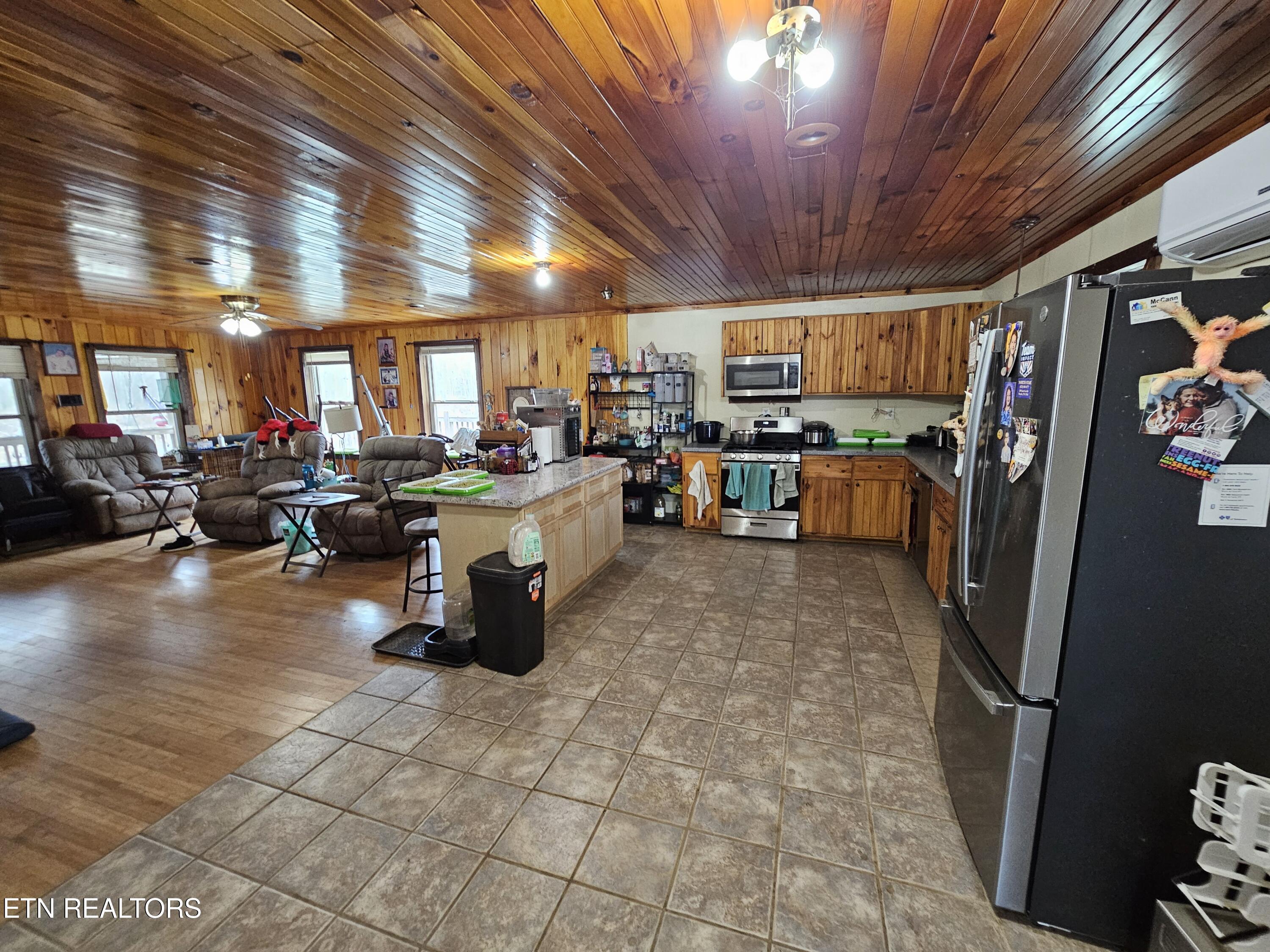 117 Coyote Lane Oneida, TN 37841 - Photo 19 of 60 Kitchen