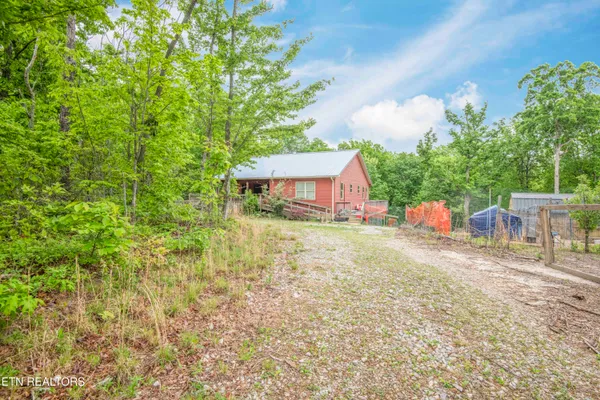 $539,900 | 117 Coyote Lane, Oneida, TN 37841