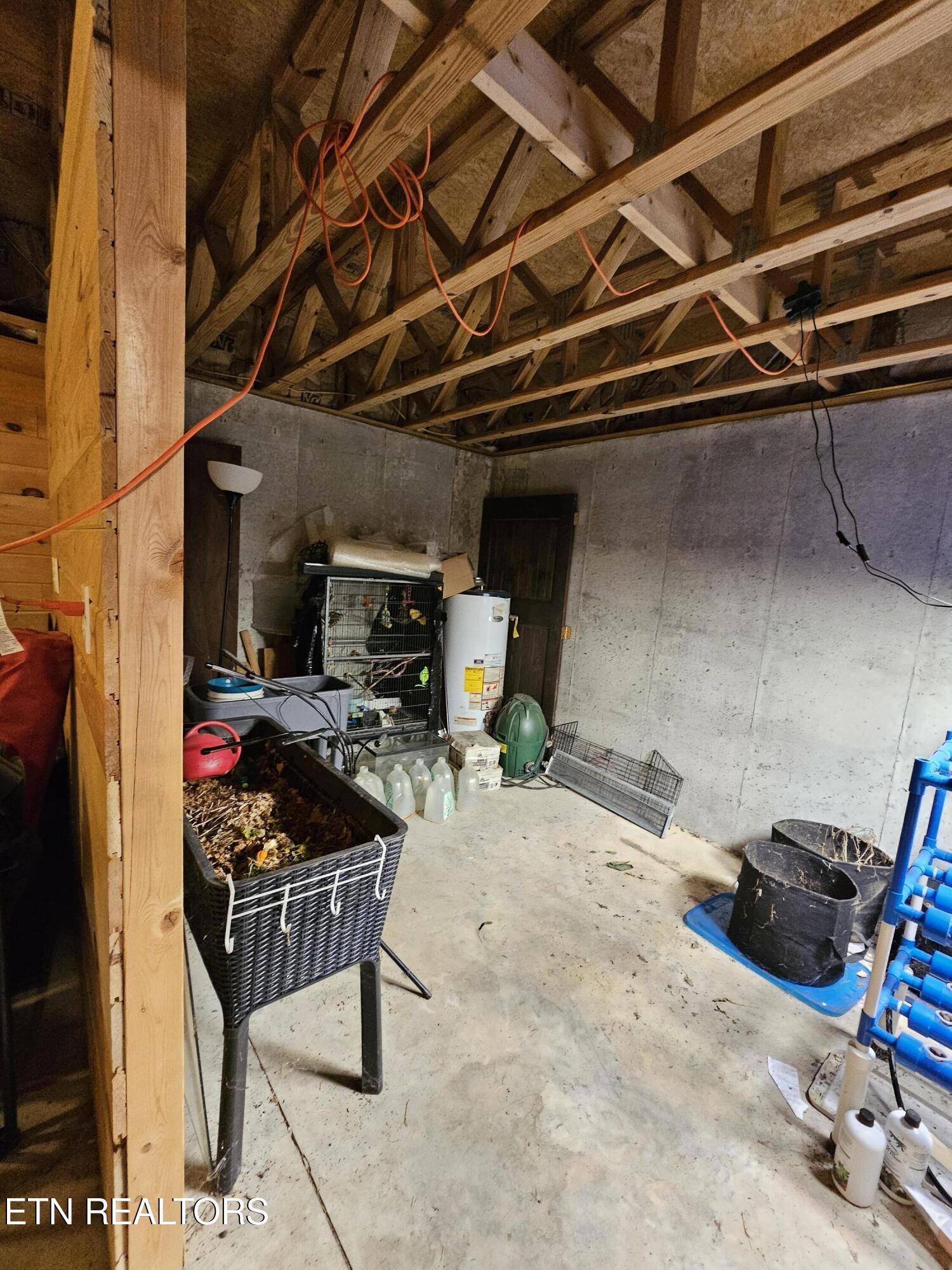 117 Coyote Lane Oneida, TN 37841 - Photo 40 of 60 Downstairs