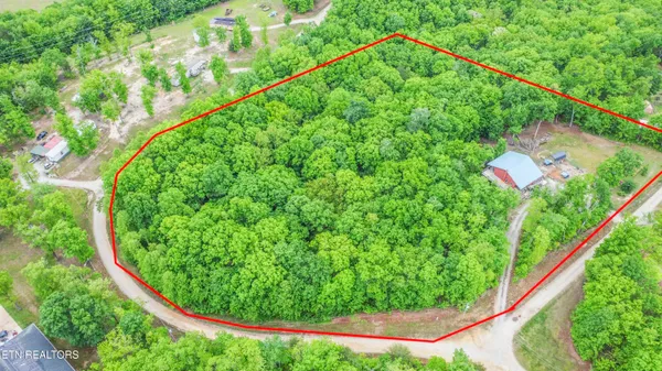 $539,900 | 117 Coyote Lane, Oneida, TN 37841