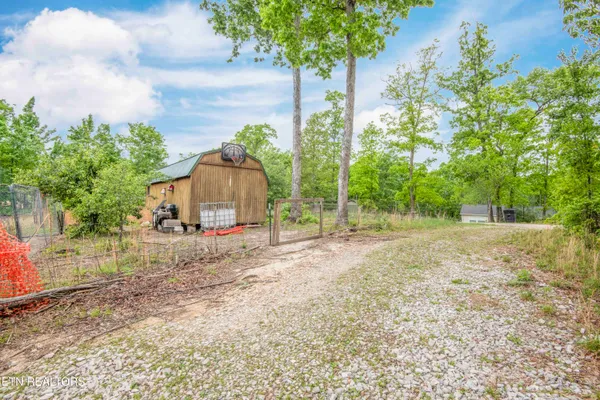 $539,900 | 117 Coyote Lane, Oneida, TN 37841