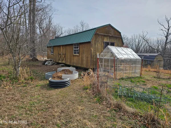 $539,900 | 117 Coyote Lane, Oneida, TN 37841