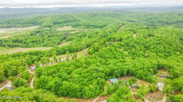 $539,900 | 117 Coyote Lane, Oneida, TN 37841
