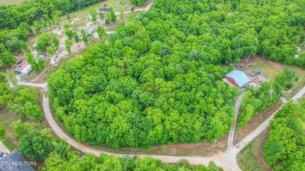$539,900 | 117 Coyote Lane, Oneida, TN 37841