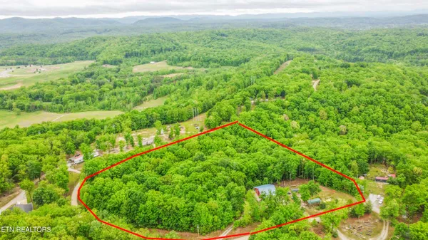 $539,900 | 117 Coyote Lane, Oneida, TN 37841