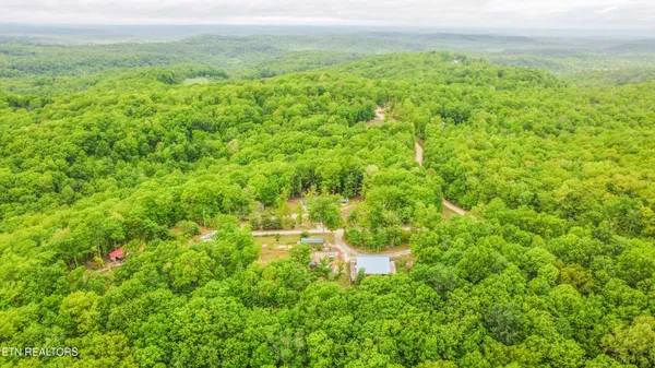 $539,900 | 117 Coyote Lane, Oneida, TN 37841