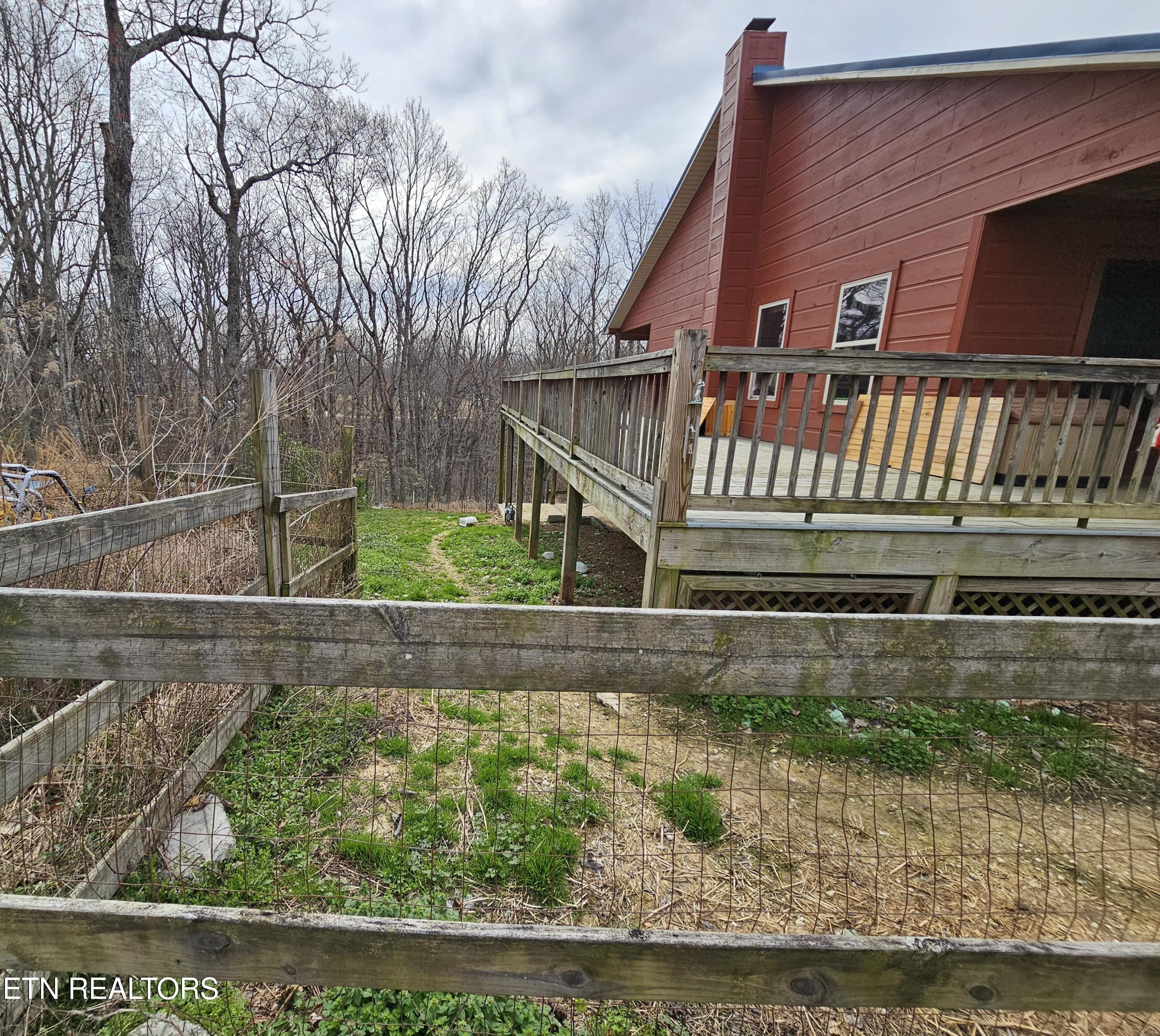 117 Coyote Lane Oneida, TN 37841 - Photo 6 of 60 Side View