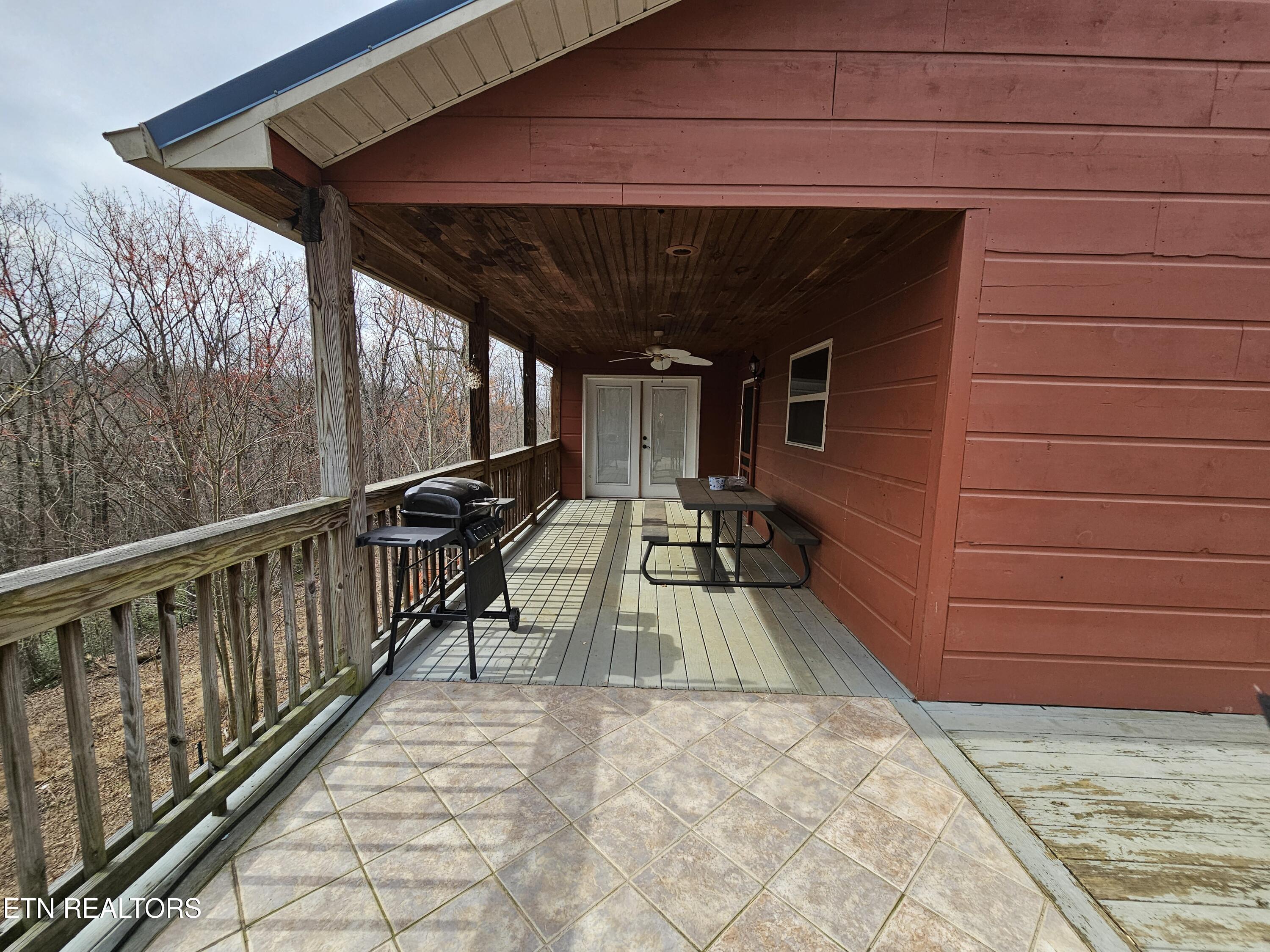 117 Coyote Lane Oneida, TN 37841 - Photo 7 of 60 Back Covered Deck