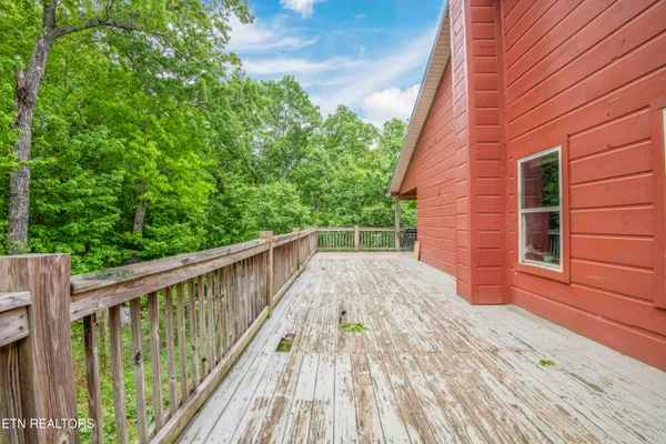 $539,900 | 117 Coyote Lane, Oneida, TN 37841