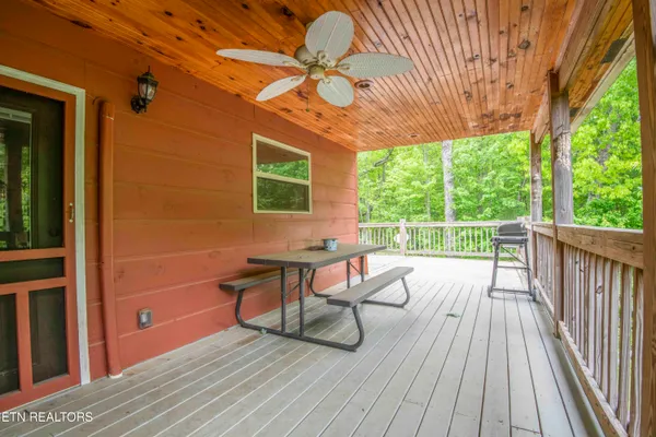 $539,900 | 117 Coyote Lane, Oneida, TN 37841