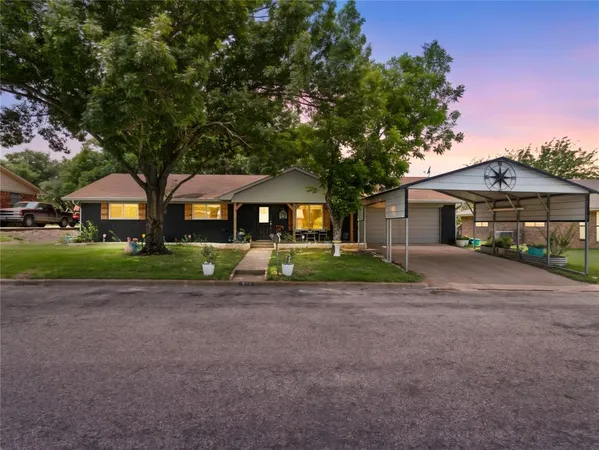 $298,000 | 919 S Avenue North, Clifton, TX 76634