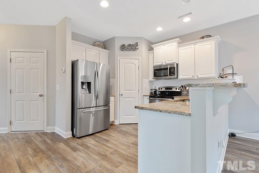 715 Hunters Ridge Drive Fuquay-Varina, NC 27526 - Photo 7 of 29 Gallery Image 7