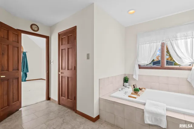 $356,000 | 5145 West Divernon Road, Auburn, IL 62615