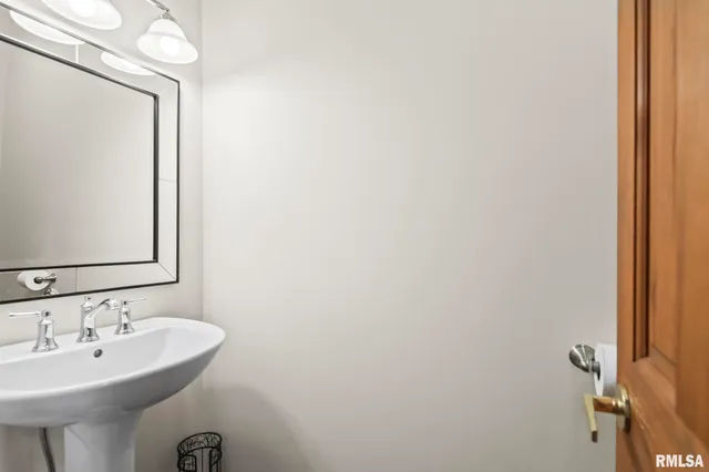 $356,000 | 5145 West Divernon Road, Auburn, IL 62615