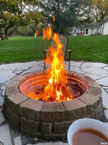 $367,000 | 5145 West Divernon Road, Auburn, IL 62615