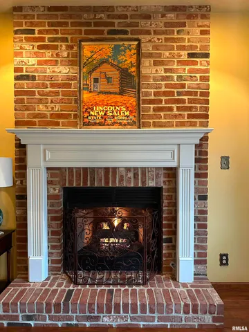 $367,000 | 5145 West Divernon Road, Auburn, IL 62615