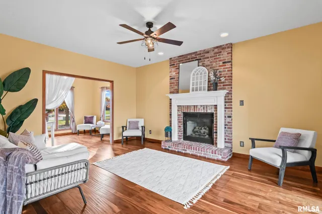 $356,000 | 5145 West Divernon Road, Auburn, IL 62615