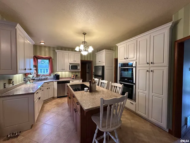 $367,000 | 5145 West Divernon Road, Auburn, IL 62615