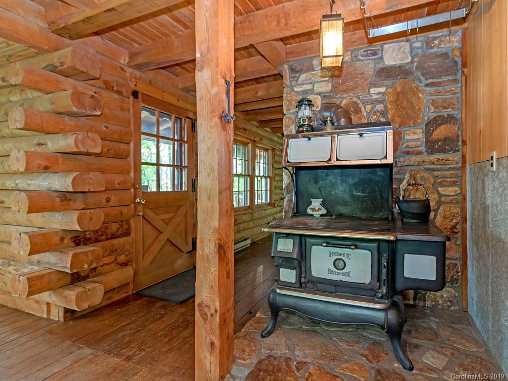 366 Henry Mountain Road Brevard, NC 28712 - Photo 7 of 31 Gallery Image 7