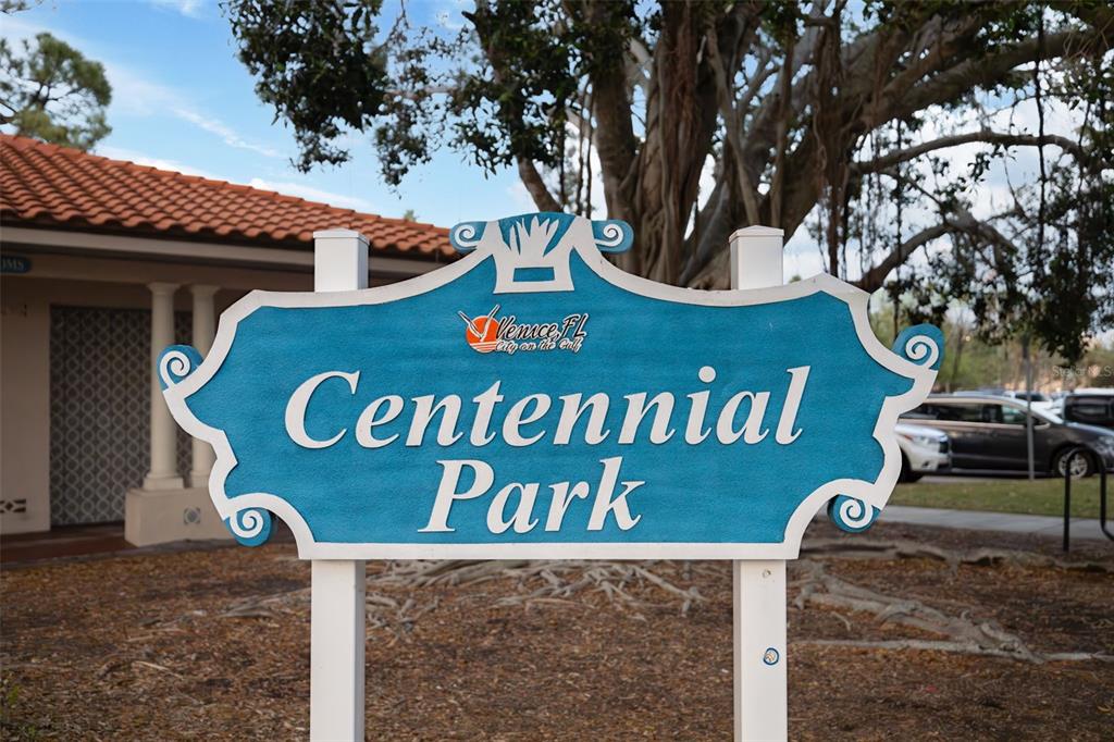 528 Briarwood Road Venice, FL 34293 - Photo 40 of 44 a street sign that is on a pole