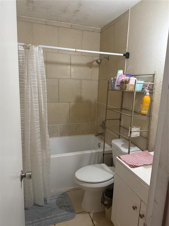 528 Briarwood Road Venice, FL 34293 - Photo 6 of 44 a bathroom with a sink mirror vanity and toilet