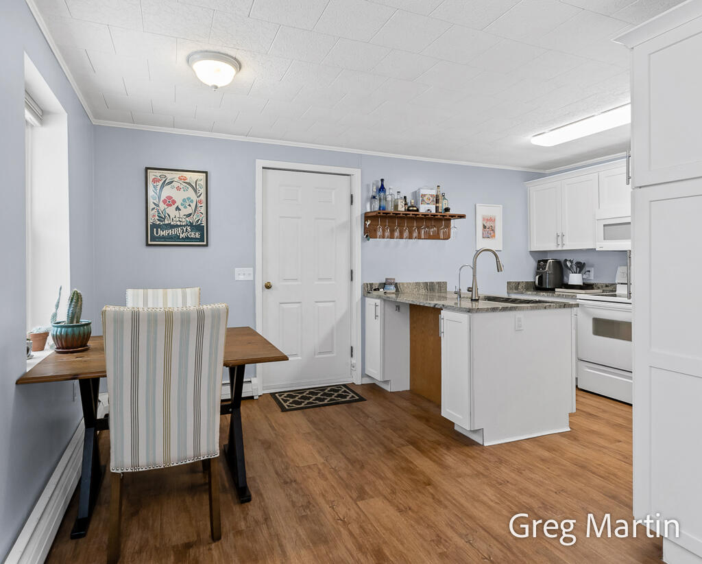 17652 Robbins Road Grand Haven, MI 49417 - Photo 8 of 29 17652RobbinsRd-14LoRes