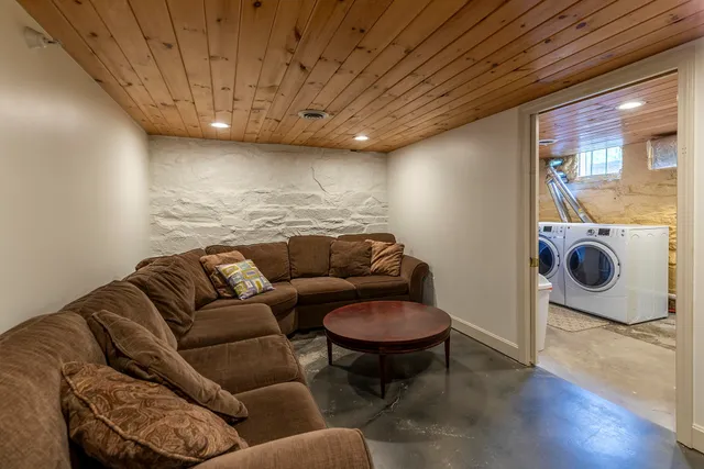 $1,500,000 | 1589 Main Street, Cavendish, VT 05142