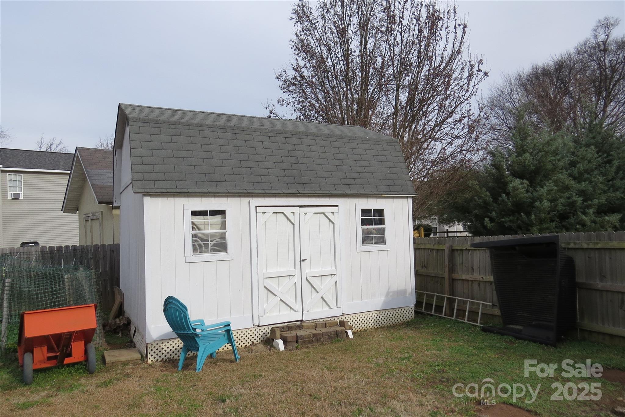 2901 Compton Court Northwest Concord, NC 28027 - Photo 33 of 35 a backyard of house with seating space