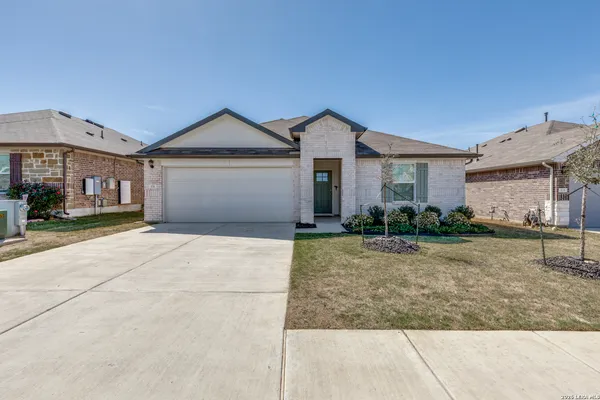 $2,300 | 131 Sky Meadows Circle, San Marcos, TX 78666