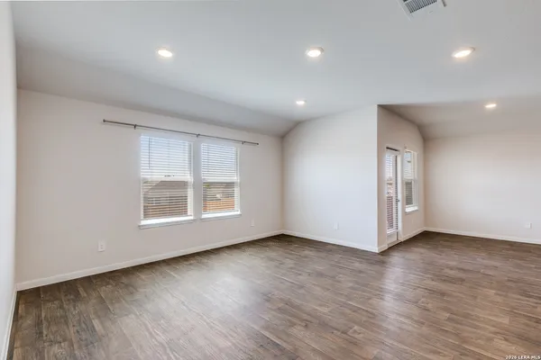 $2,300 | 131 Sky Meadows Circle, San Marcos, TX 78666