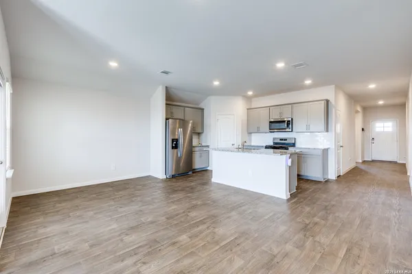 $2,300 | 131 Sky Meadows Circle, San Marcos, TX 78666