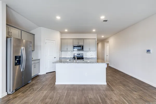 $2,300 | 131 Sky Meadows Circle, San Marcos, TX 78666