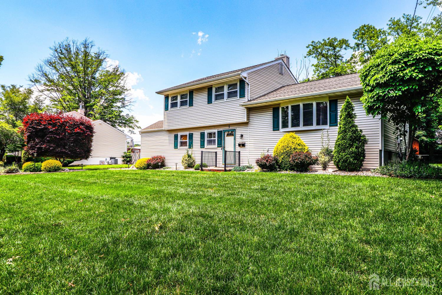 5 Overhill Road East Brunswick, NJ 08816 - Photo 3 of 38