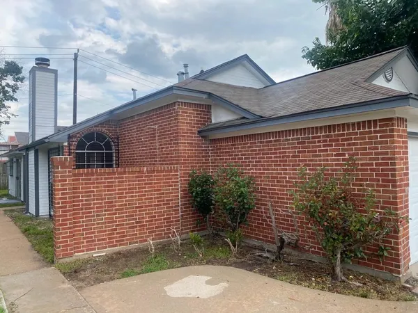 $1,849 | 9339 Stonecreek Lane, Houston, TX 77036