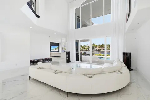 $5,995,000 | 5600 Coastal Drive, Boca Raton, FL 33487