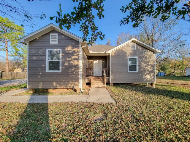 $1,650 | 3201 J P Davis Avenue, Bay City, TX 77414
