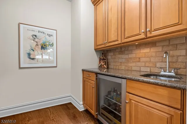 $1,800,000 | 2 Presidents Drive, Bridgewater, NJ 08807