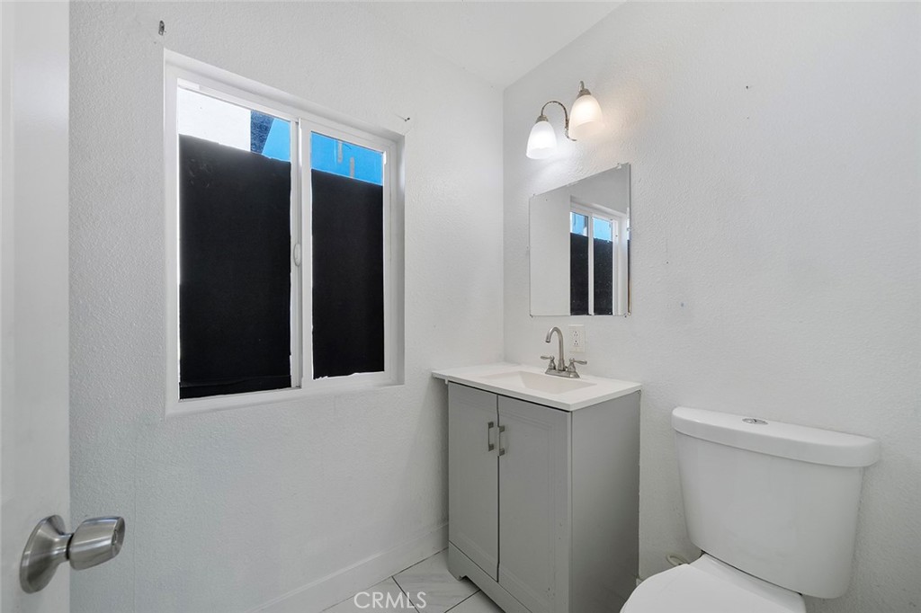 139 North Palm Avenue Rialto, CA 92376 - Photo 20 of 40