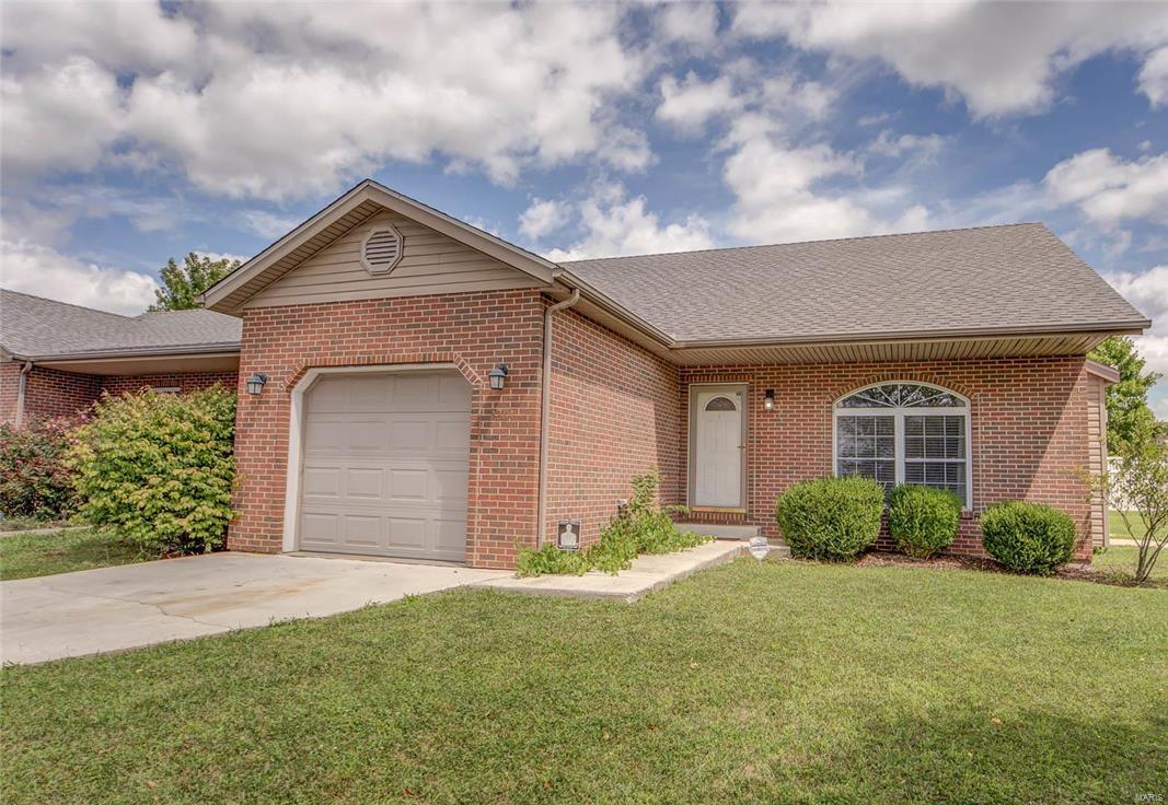 2264 Calgary Drive Shiloh, IL 62221 - Photo 1 of 15