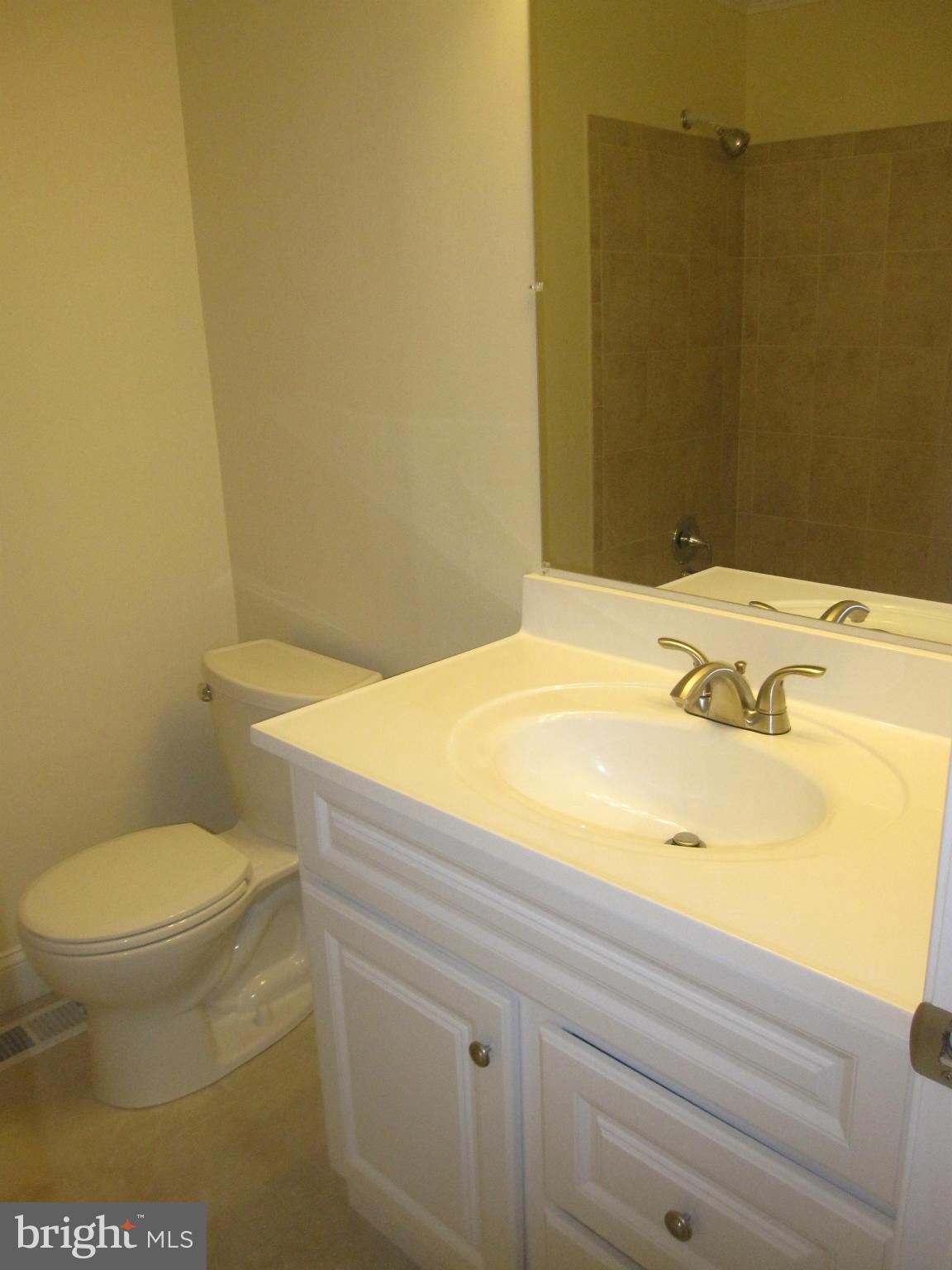 13419 Delaney Road Woodbridge, VA 22193 - Photo 24 of 29 Bath