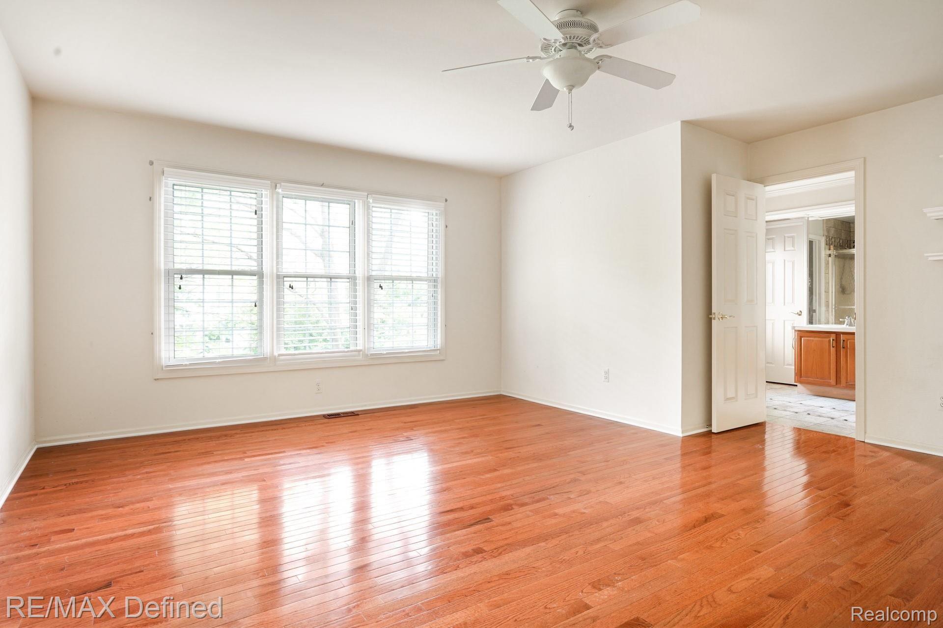1748 Grandview Drive Rochester, MI 48306 - Photo 19 of 32 1748-Grandview-Dr-17.jpg