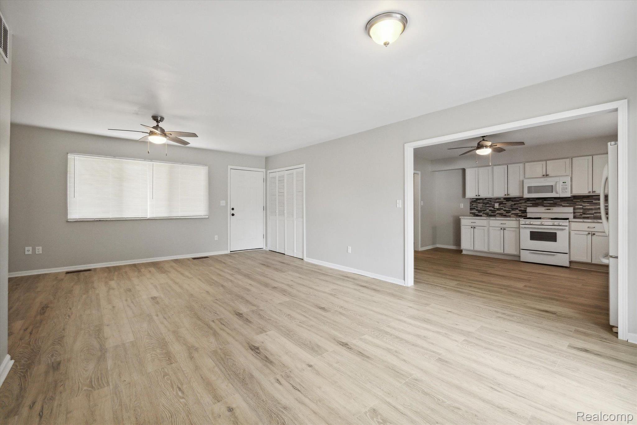 43933 Crowley Road Belleville, MI 48111 - Photo 3 of 20 Living Room View