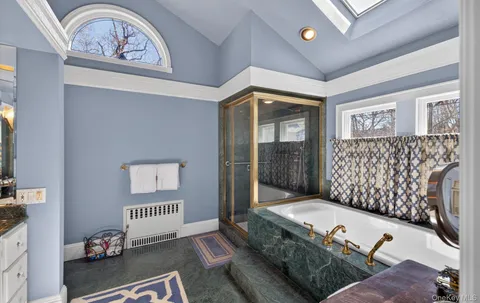$1,599,999 | 7 Grace Court North, Great Neck, NY 11021