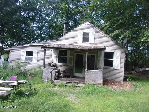 $74,900 | 12 Delavan Avenue, Greenfield, NY 12850