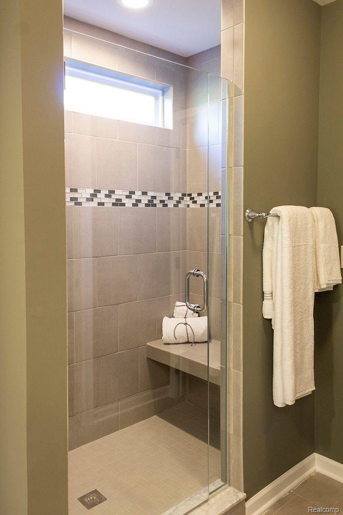 559 Cannonade Loop Howell, MI 48843 - Photo 14 of 29 Primary bathroom