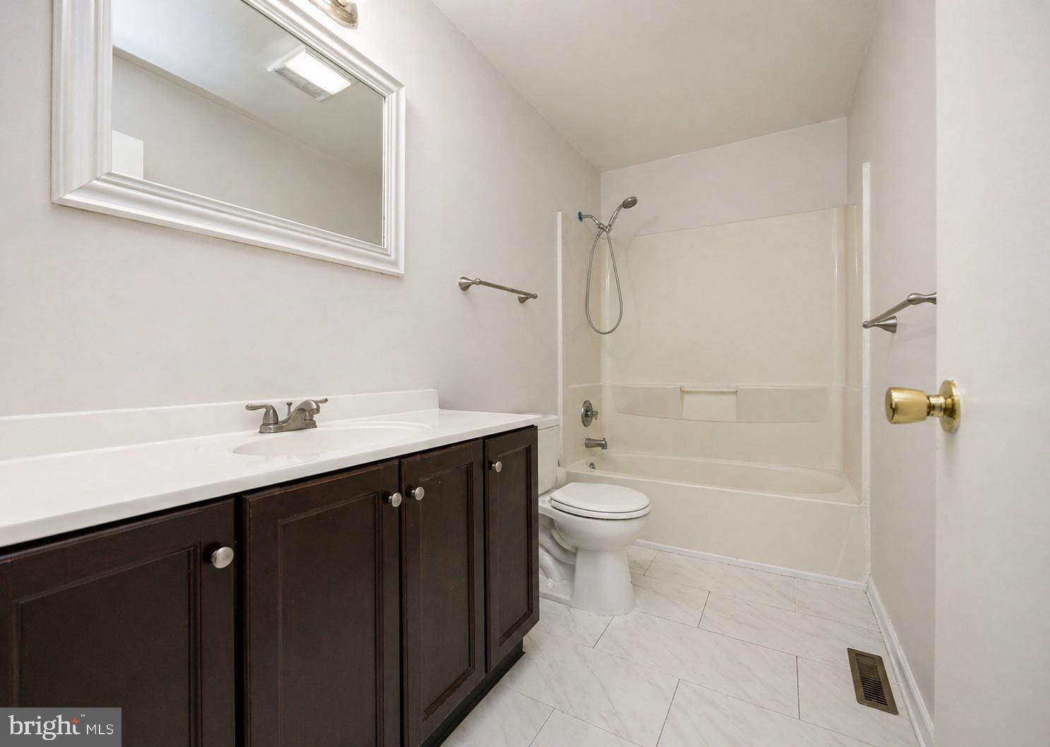 7 Laird Lane New Castle, DE 19720 - Photo 23 of 30 Bathroom Upstairs