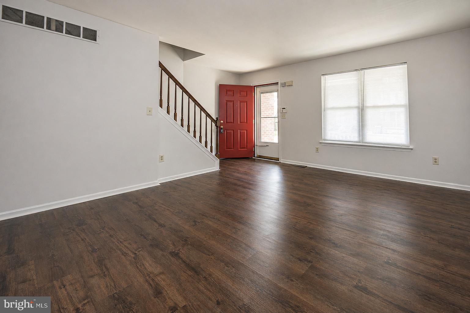 7 Laird Lane New Castle, DE 19720 - Photo 4 of 30 Living Room