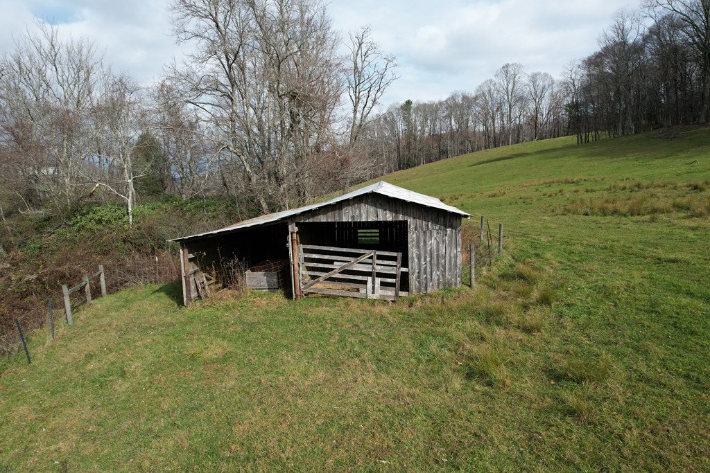 5549 Joy Ranch Road Fancy Gap, VA 24328 - Photo 31 of 38 Gallery Image 31