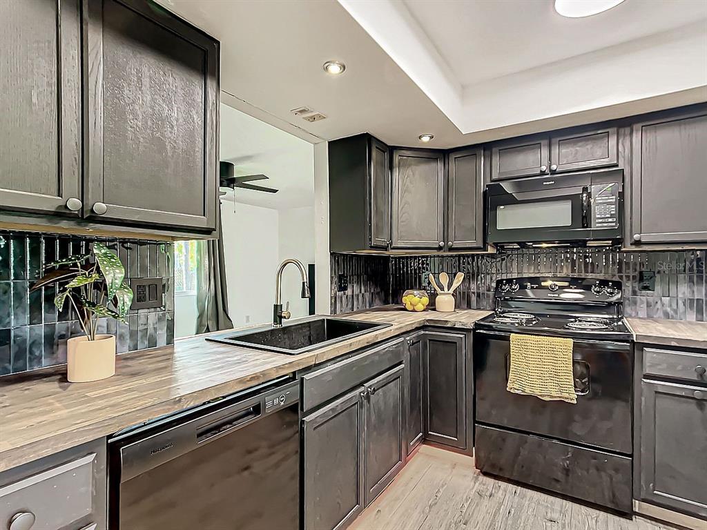 3729 Southwest 15th Street Gainesville, FL 32608 - Photo 12 of 19