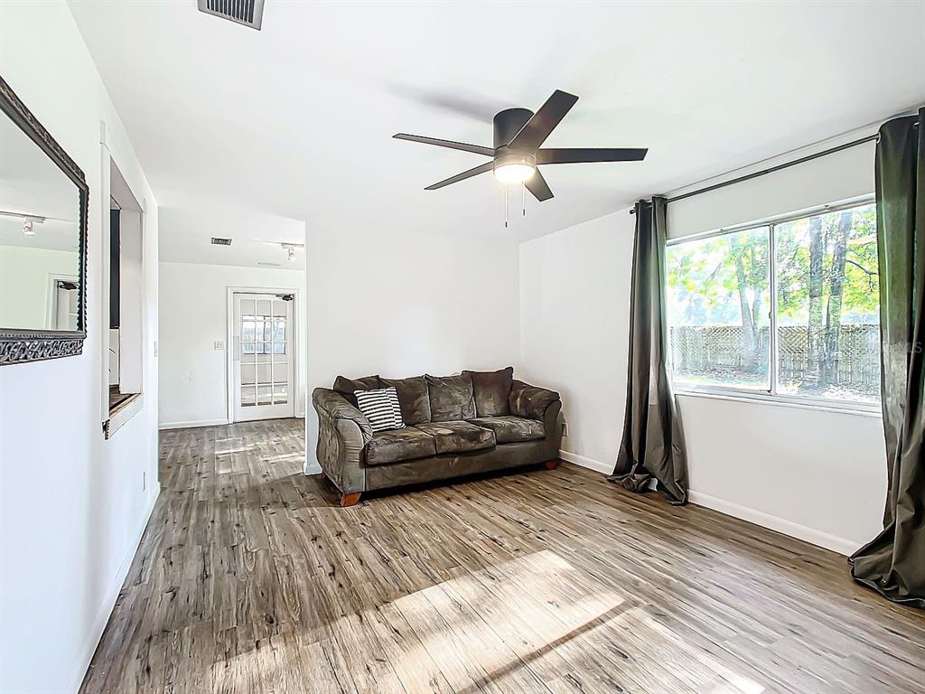 3729 Southwest 15th Street Gainesville, FL 32608 - Photo 14 of 19